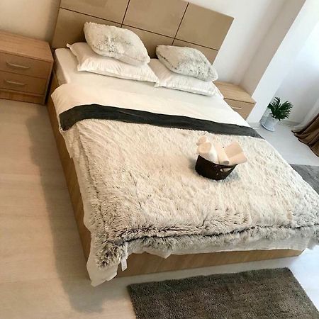 Anastasia Apartament Cu 2 Camere Оршова Екстер'єр фото